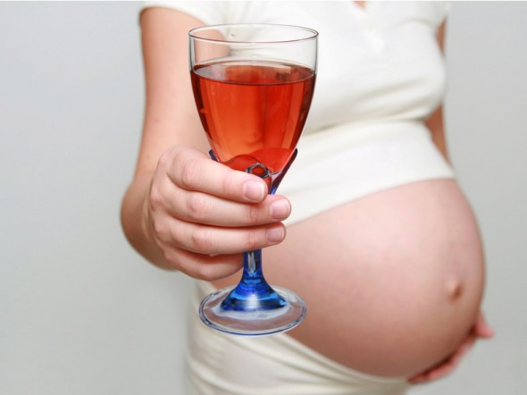 La parsimonia di un nervo in un dolore di vita dà a punture di un trattamento di gamba