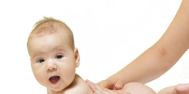 Dermatite di atopic a storia di bambini