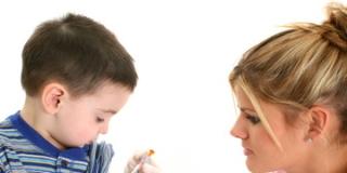 Meningite: i sintomi  e i vaccini adatti ai bambini più piccoli