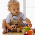Baby sitter, nonni o nido: a chi è meglio lasciare il bimbo?