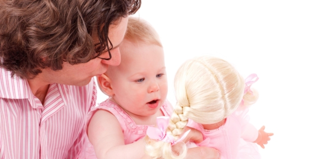 Se il papà fa fatica a giocare con il neonato