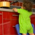 Sicurezza in cucina: gli accorgimenti necessari per il bambino