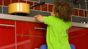 Sicurezza in cucina: gli accorgimenti necessari per il bambino  