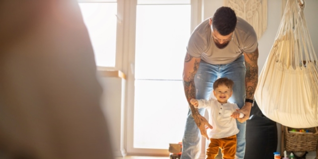 Quando i bambini iniziano a camminare e come aiutarli