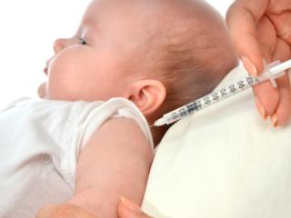 Vaccino contro la meningite di tipo B: presto offerto a tutti i neonati