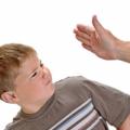 Ceffone ai figli: sì o no?