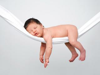 Il bebè ha problemi di sonno? Aiutalo con l’omeopatia