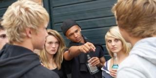 Alcol: danni cerebrali per gli adolescenti che ne consumano troppo