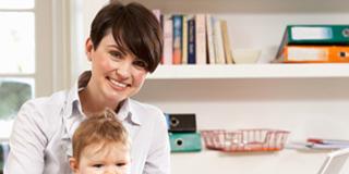 Maternità e lavoro: 3 mamme su 4 non ci rinunciano