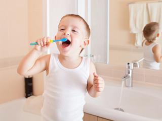 Perché è utile il fluoro per i denti del bebè?