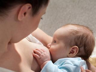 Polmonite e stafilococco: oggi si combattono con il latte materno
