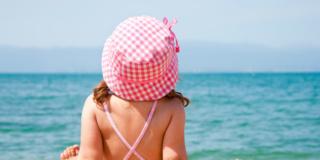 Come proteggere la pelle dei bambini dai danni del sole