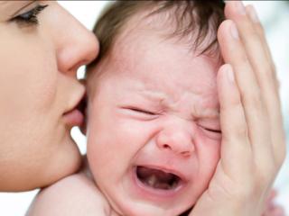 Coliche neonati: quali sono i bebè più predisposti?