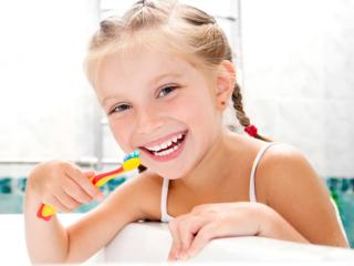 Bambini e igiene orale: 1 su 5 ha già problemi ai denti e carie prima dei 6 anni