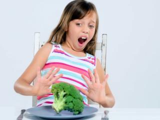 Anoressia e bulimia nelle bambine si prevengono dall’infanzia
