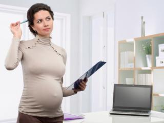 C’è un’età ideale per la gravidanza? I vantaggi e gli svantaggi dei 30 anni