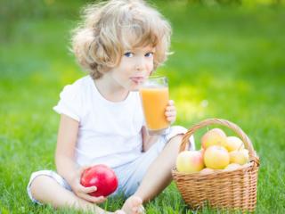 La frutta per i bambini: c’è anche quella da bere