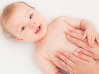 Parto cesareo: riduce la flora batterica del bebè