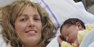 Epidurale contro il dolore del parto: la proposta del ministro Lorenzin