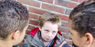 I bimbi vittime di bullismo possono avere disturbi fisici