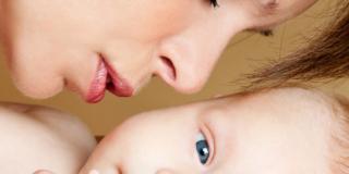 Il profumo del neonato fa innamorare la mamma