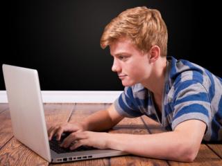 Adolescenti poco informati sul sesso: la colpa è di Internet!