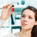 Un esame controlla l’ormone che batte le ore della fertilità femminile