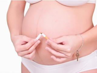 Fumare in gravidanza mette a rischio lo sviluppo del bambino 