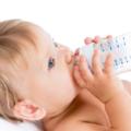 Quale latte per il bebè se c’è un’intolleranza al lattosio?