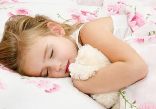 Nel sonno dei bambini è importante la regolarità