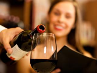 Niente alcol: fertilità a rischio con 3 bicchieri di vino alla settimana