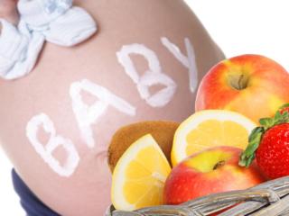 Tanta frutta per una gravidanza senza rischi