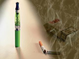 Allarme sigarette elettroniche: fanno fumare di più 
