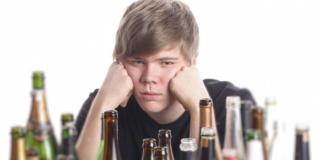 Allarme binge drinking tra i giovani