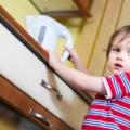 Ustioni nei bimbi: attenzione a liquidi bollenti e piastre per capelli