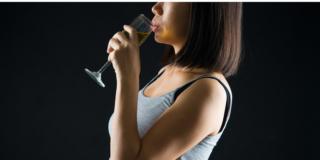 Bere alcol in gravidanza potrebbe diventare un reato