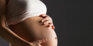 Gravidanza: dopo i 35 anni cala il rischio di anomalie del bebè?