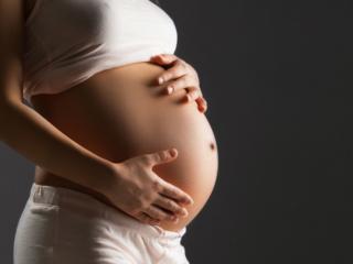 Gravidanza: dopo i 35 anni cala il rischio di anomalie del bebè?