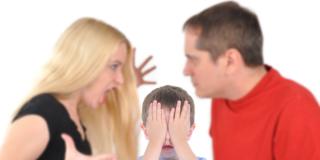 Stress infantile: bambini colpiti da tensioni in famiglia