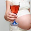 Gravidanza: le conseguenze dell’uso di alcol sono sottovalutate?