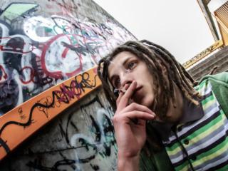 Cannabis e mix personali: ecco le droghe degli adolescenti italiani