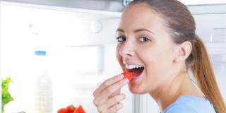 Dieta gravidanza: cibi rossi, blu e viola per i capillari