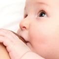Allattamento e durata poppata: quanto tenere attaccato il bimbo