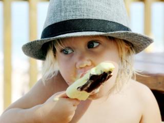 Alimentazione bambini: in estate i bimbi ingrassano di più 