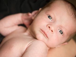 Rigurgito neonati: perché compare? 