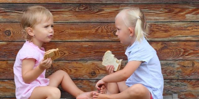 Spuntini sani per bambini: 10 regole da seguire anche in vacanza