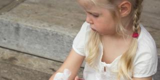 Dermatite atopica: sintomi e cure della malattia pediatrica più comune
