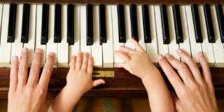 Perché cantare ai bambini stimola capacità cognitive