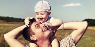 Papà 2.0: come è bello occuparsi del bebè