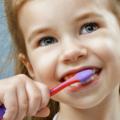 Carie e non solo: in aumento i problemi dei denti fra i bambini